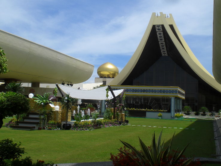 Istana Nurul Iman Trip Packages