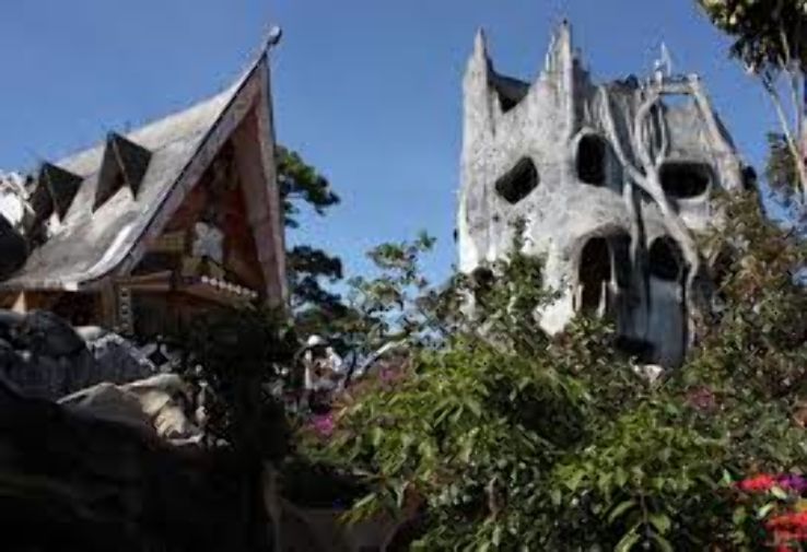 Hang Nga guesthouse Trip Packages