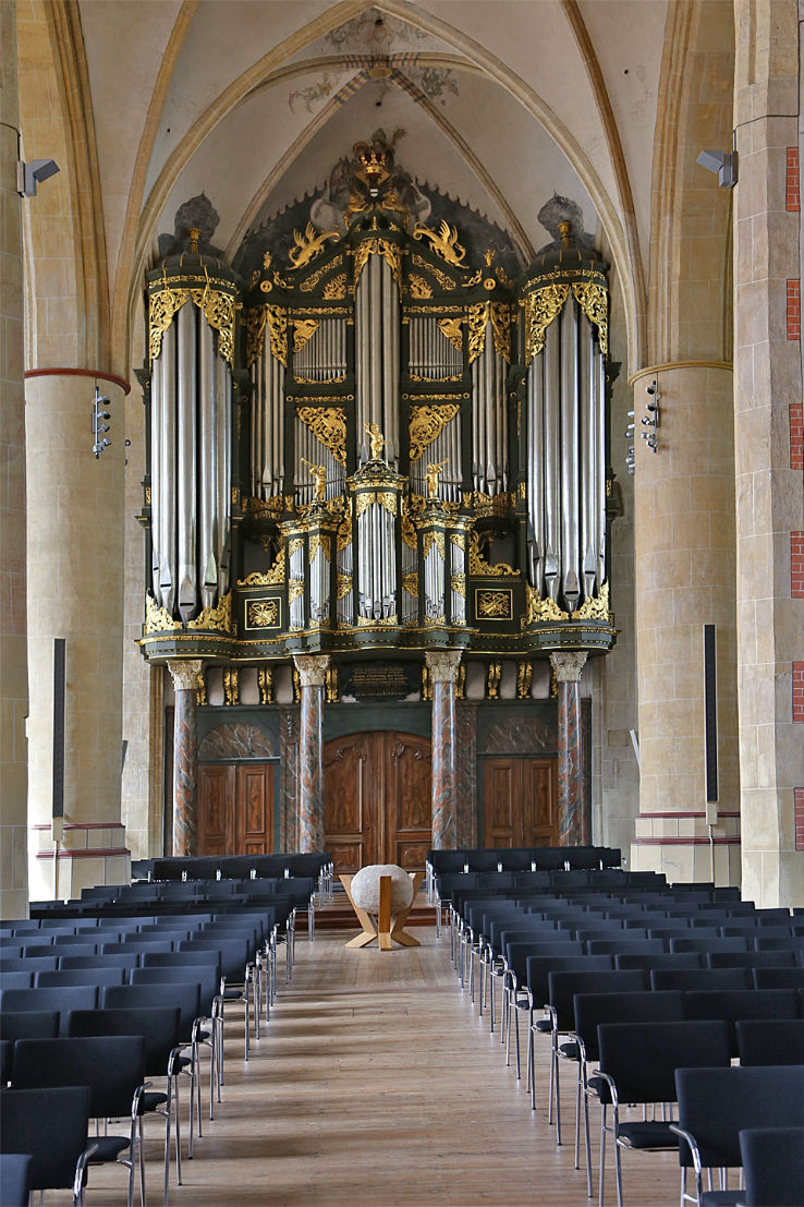 Martinikerk Trip Packages