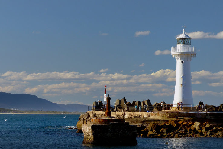 Wollongong Breakwater Lighthouse Trip Packages