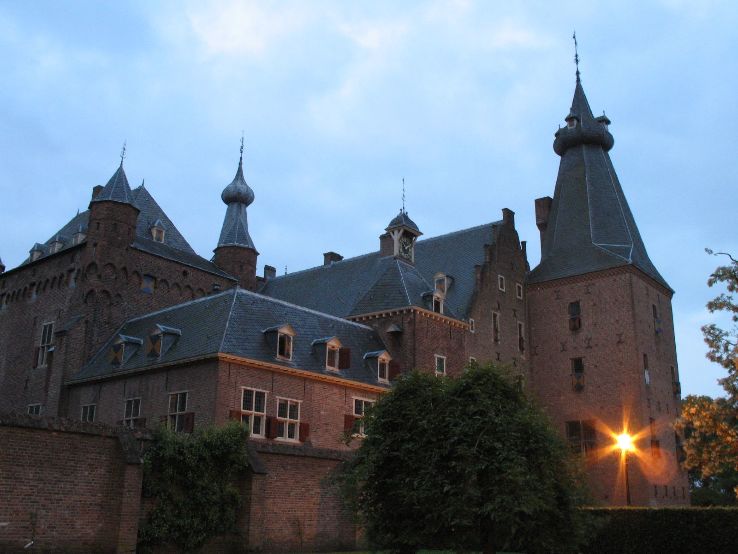 Doorwerth Castle Trip Packages