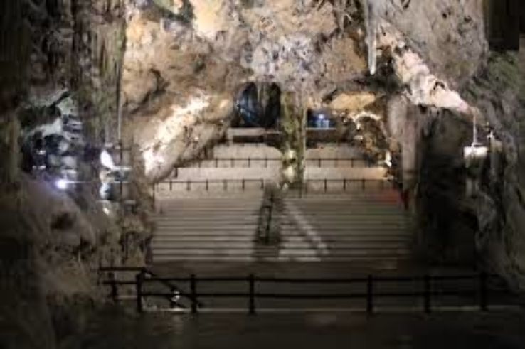 St. Michaels Cave Trip Packages