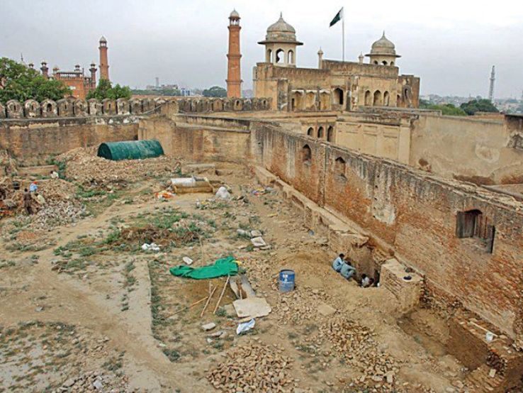 Lahore Fort Trip Packages