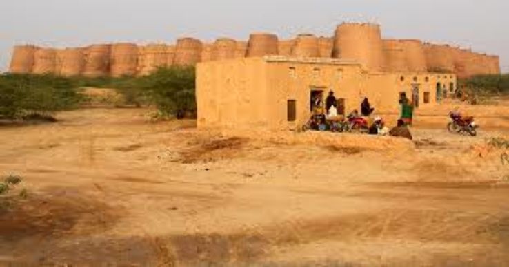 Derawar Fort: Cholistan Desert Trip Packages