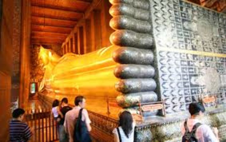 Temple of Reclining Buddha Trip Packages