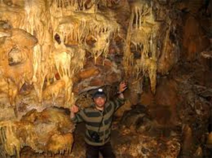 Mozrov Cave: Areni Trip Packages