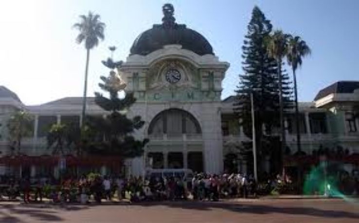 A Scene at Central Railway Station Trip Packages