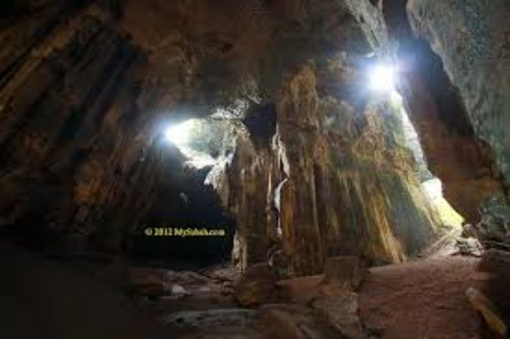 Gua Gomantong Trip Packages