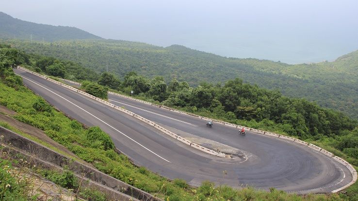 Ride Through Hai van Pass Trip Packages