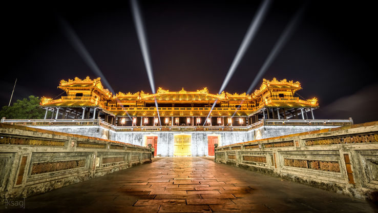 Walk around the Citadel in Hue Trip Packages