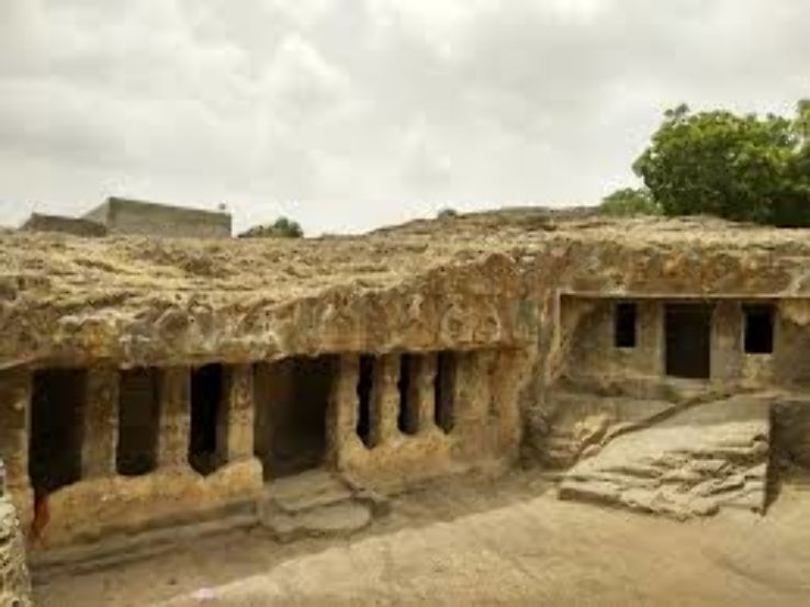 Baba Pyare Caves Trip Packages