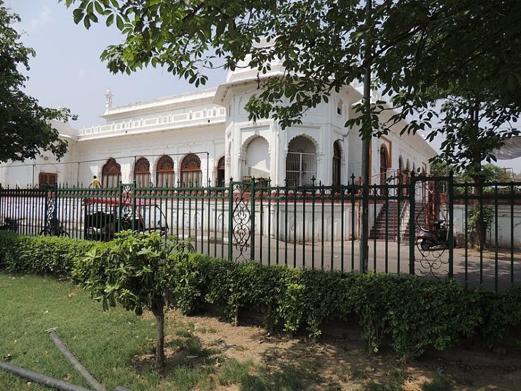 Safed Baradari Trip Packages