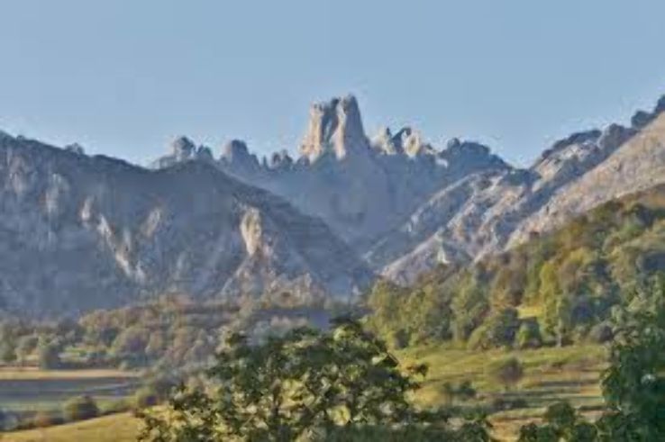 Naranjo de Bulnes Trip Packages