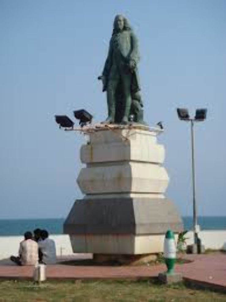 Statue of Dupleix Trip Packages