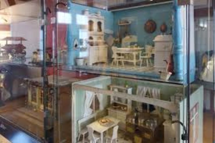 Dollhouse Museum Trip Packages