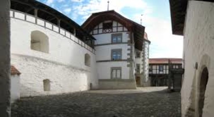 Munsingen Castle Trip Packages