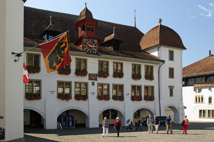 Town Hall Square Trip Packages