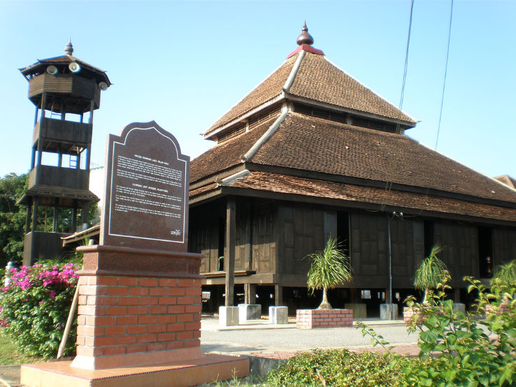 Kampung Laut Mosque Trip Packages