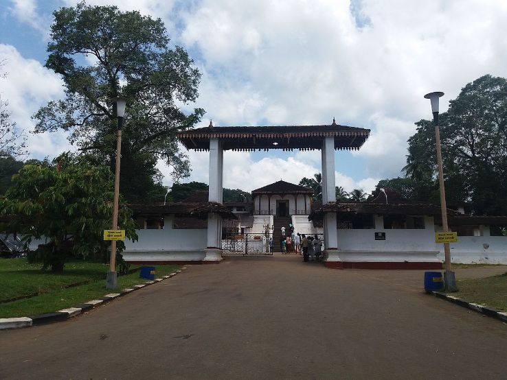 Maha Saman Devalaya Trip Packages