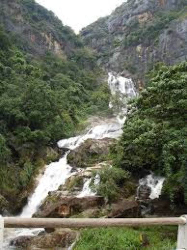 Ravana Falls  Trip Packages