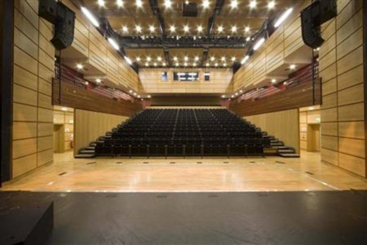 Strule Arts Center Trip Packages