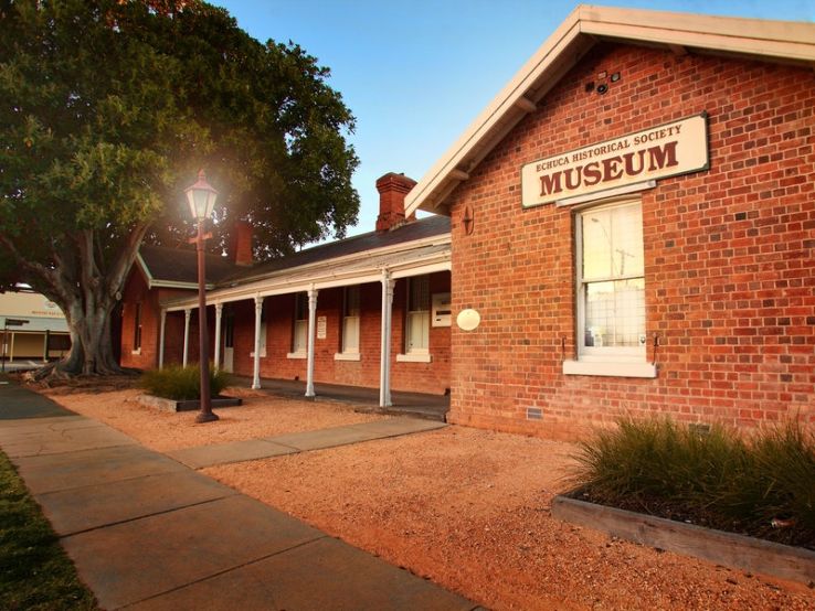 Echuca Trip Packages