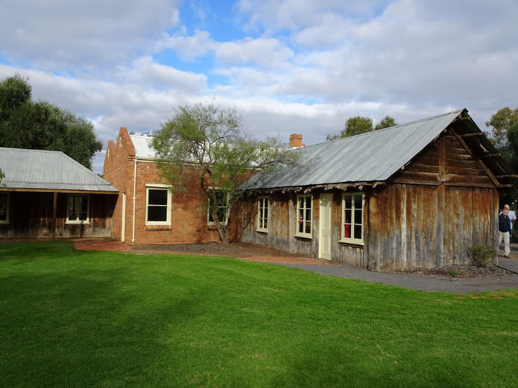Mildura Station Homestead Trip Packages