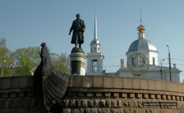 The monument to Afanasy Nikitin Trip Packages