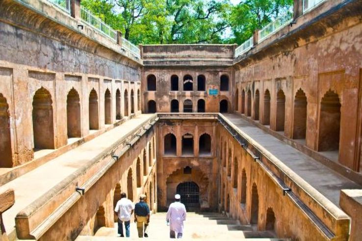 Shahi Baoli Trip Packages