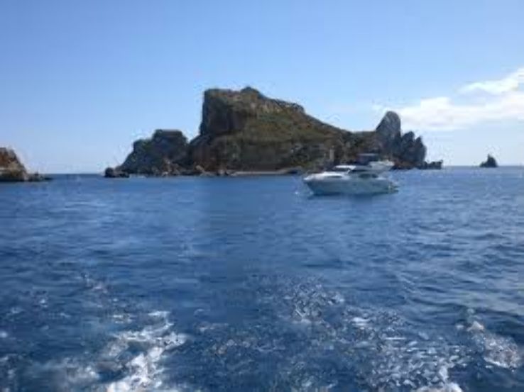 Medes Islands    Trip Packages