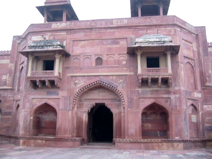 Heart-warming 2 Days Fatehpur Sikri and Delhi Vacation Package