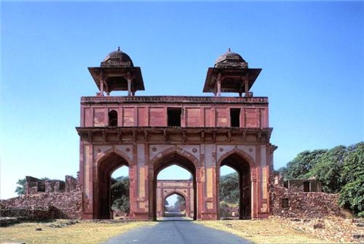 Heart-warming Fatehpur Sikri Tour Package from Delhi