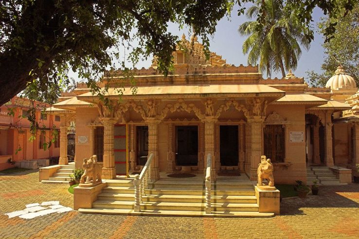 Dharmanath Jain Temple Trip Packages