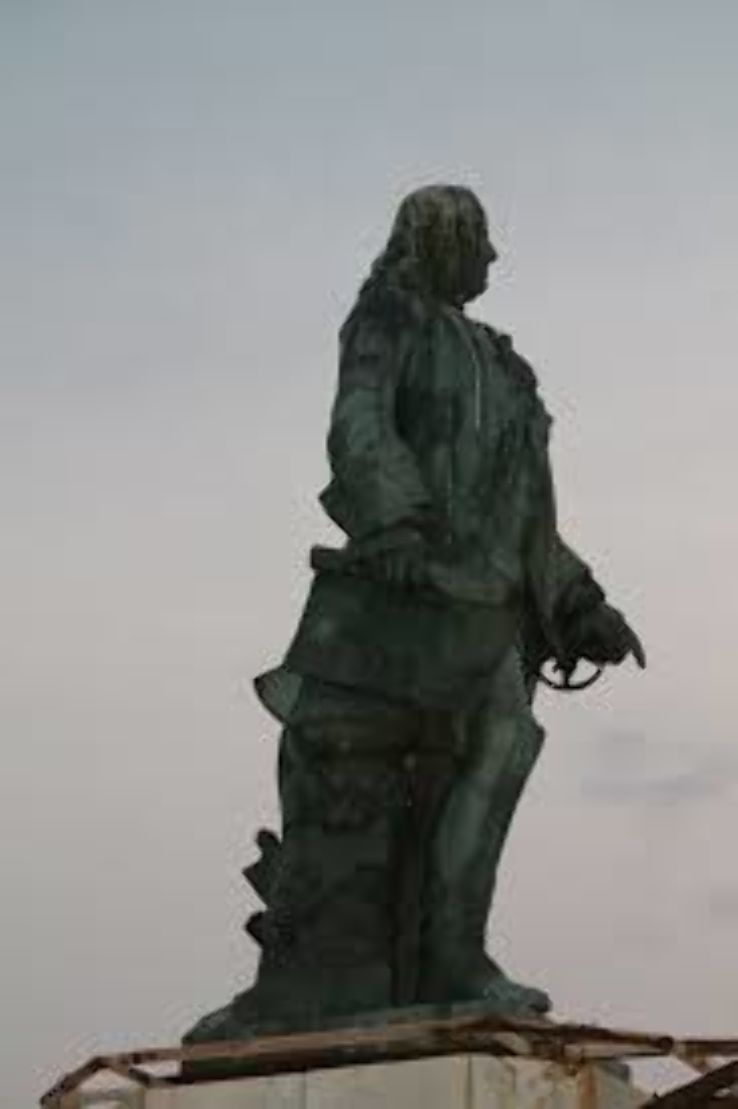 Statue of Dupleix Trip Packages