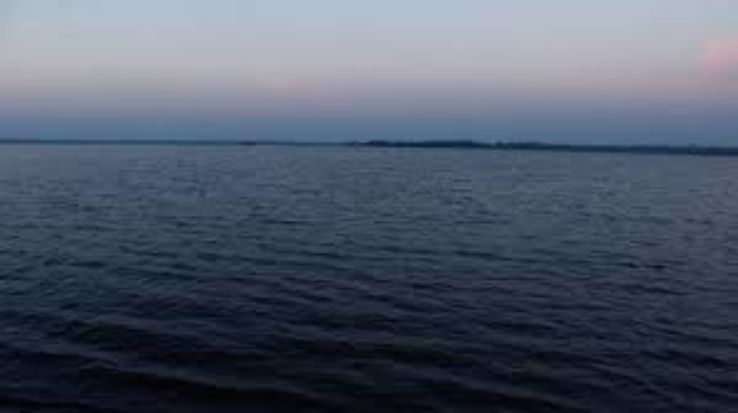 Ousteri Lake Trip Packages