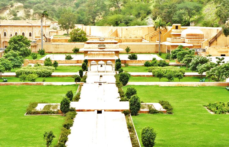 Sisodia Rani Garden and Palace Trip Packages