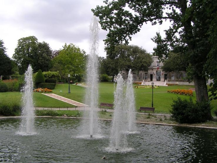 Cognac Public Garden Trip Packages