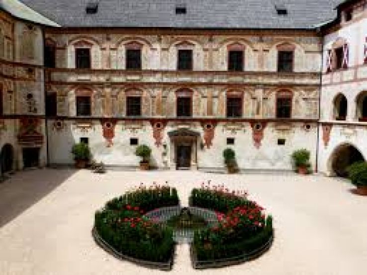 Tratzberg Castle Trip Packages