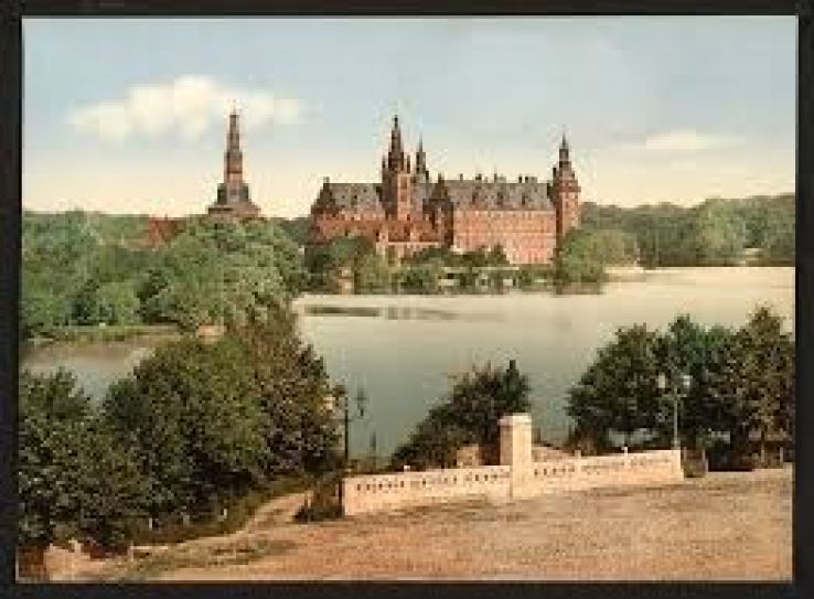 Frederiksborg Castle Trip Packages