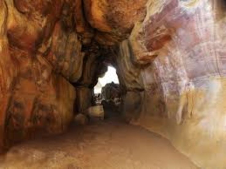 Bhimbetka Caves Trip Packages