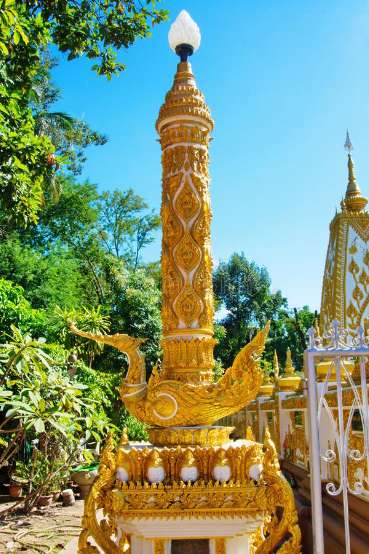 Wat Phra That Nong Bua Trip Packages