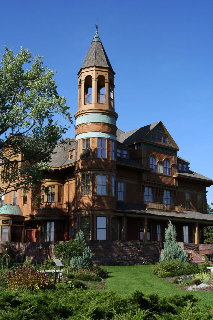 Fairlawn Mansion & Museum Trip Packages